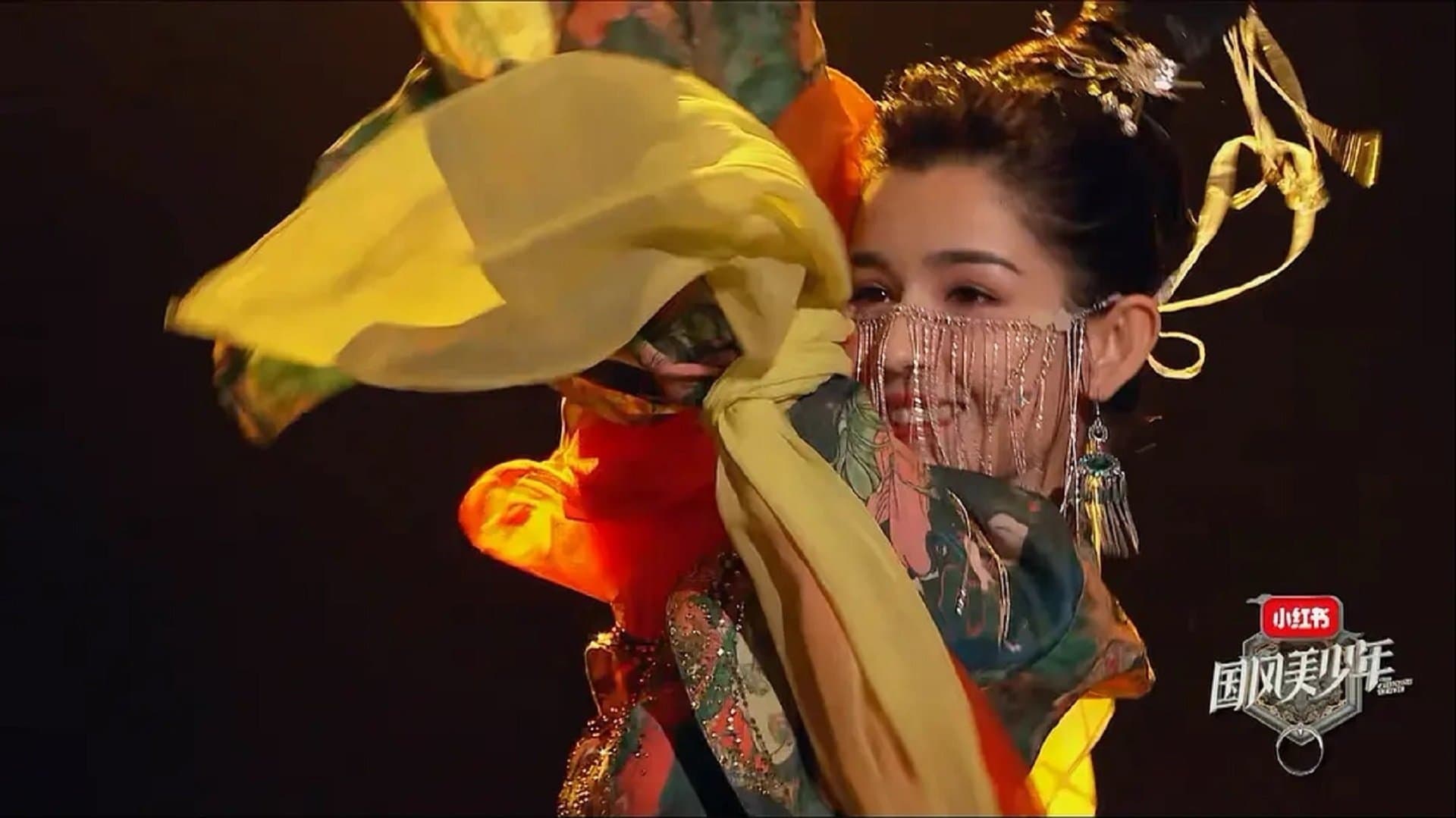 Backdrop for 国风美少年