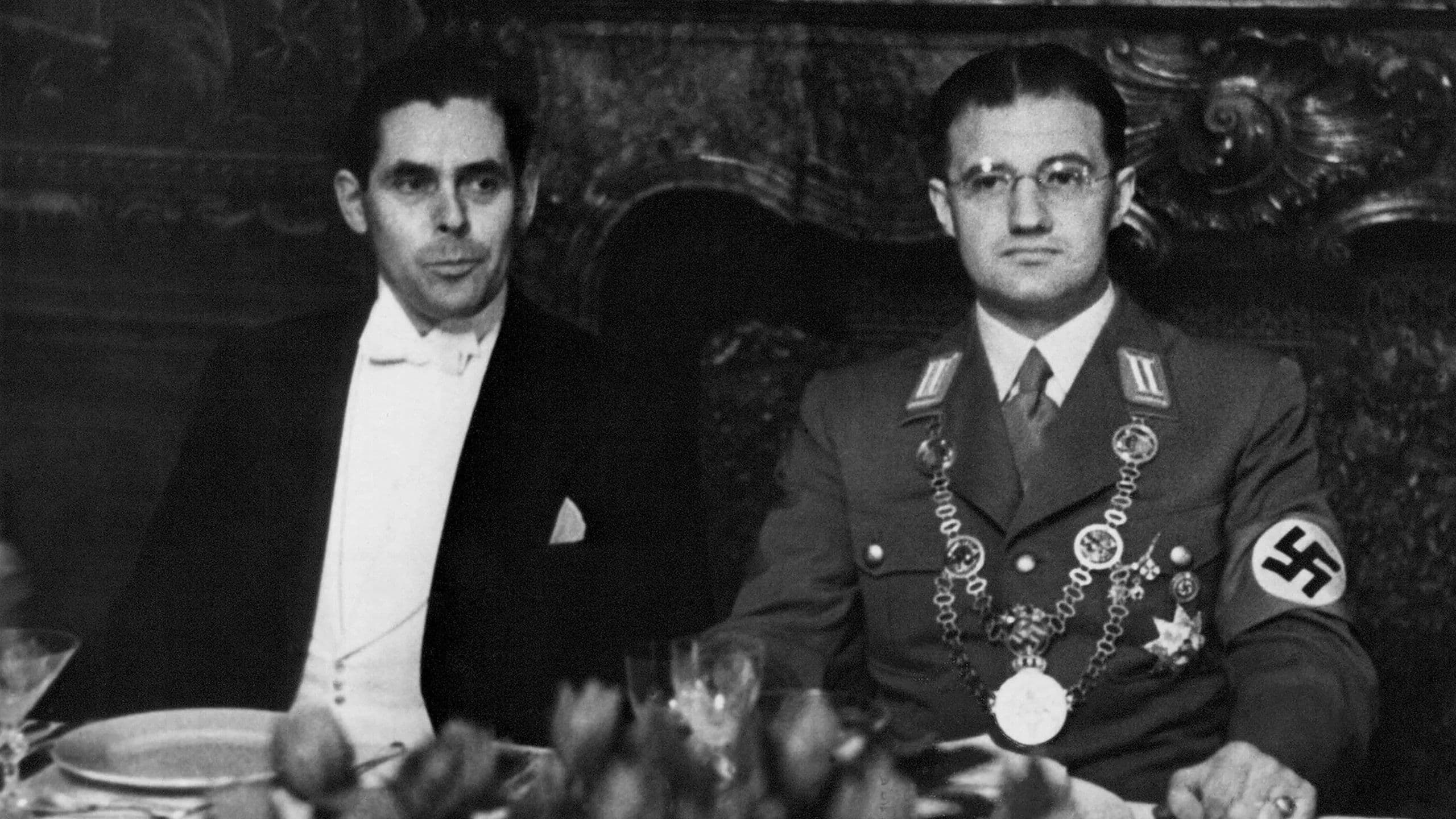 Backdrop for Es ist kalt in Brandenburg (Hitler töten)