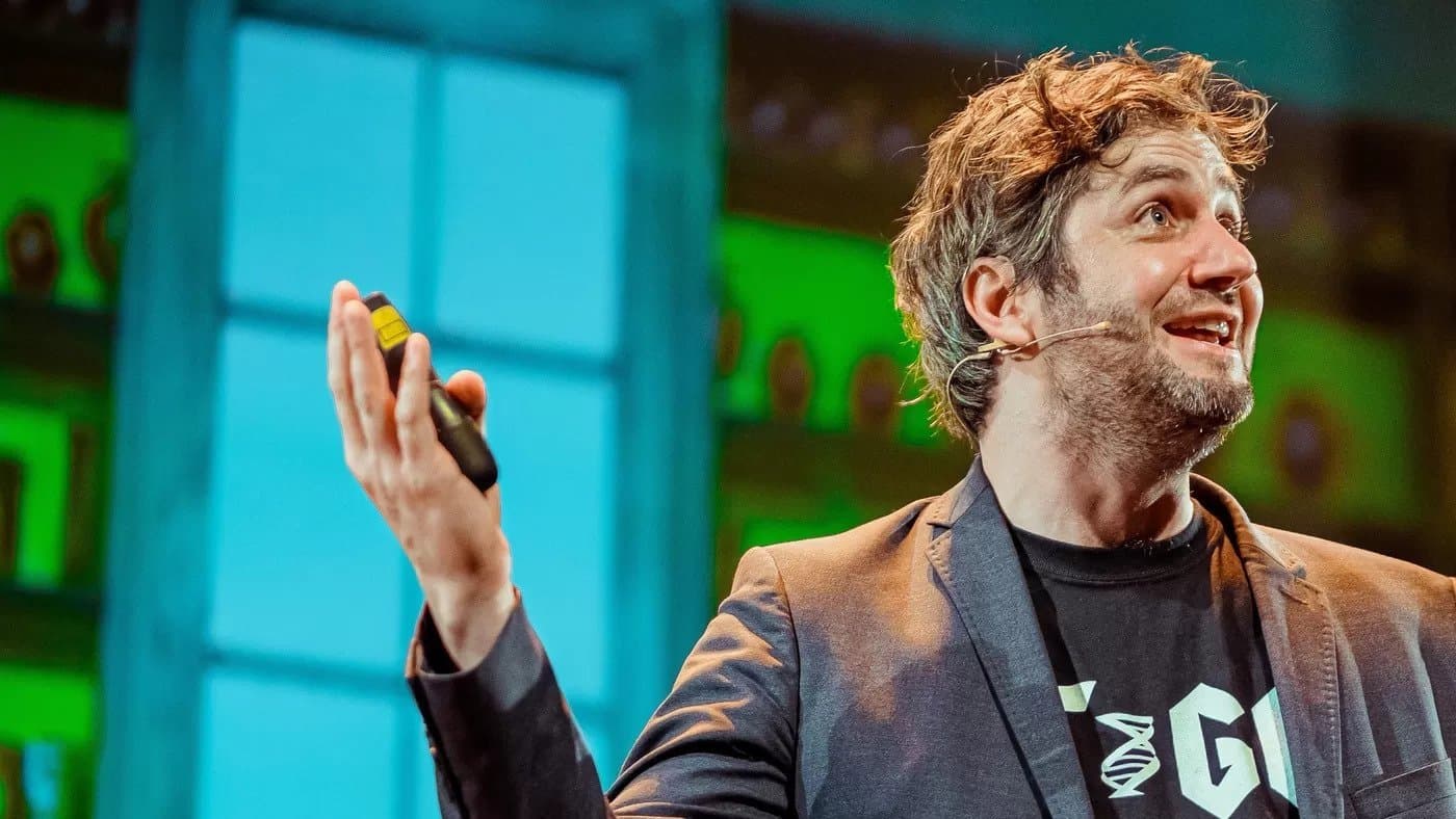 Backdrop for Lieven Scheire: DNA - De zaalshow