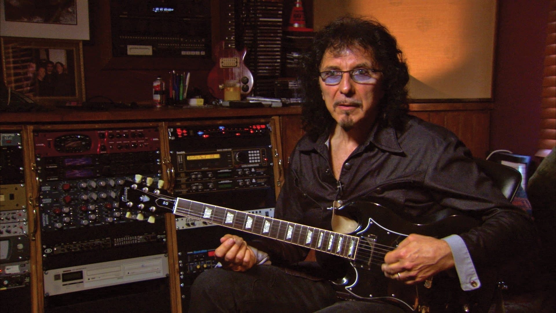 Backdrop for Black Sabbath - Paranoid - Classic Albums