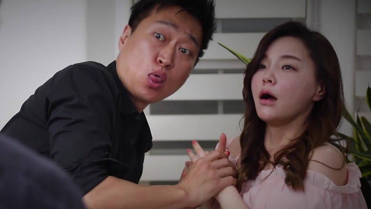 Backdrop for 남매의 세계