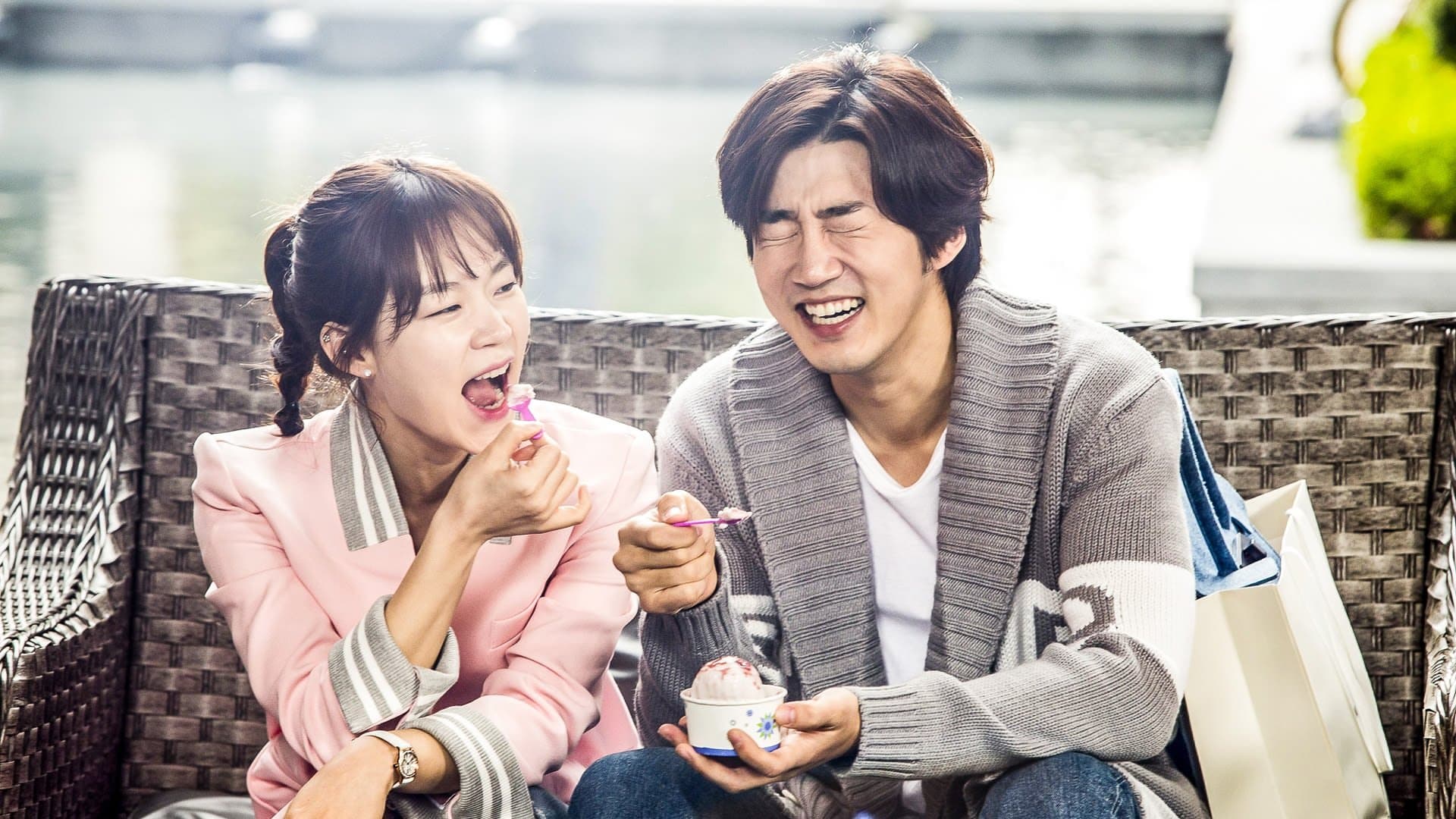 Backdrop for 극적인 하룻밤