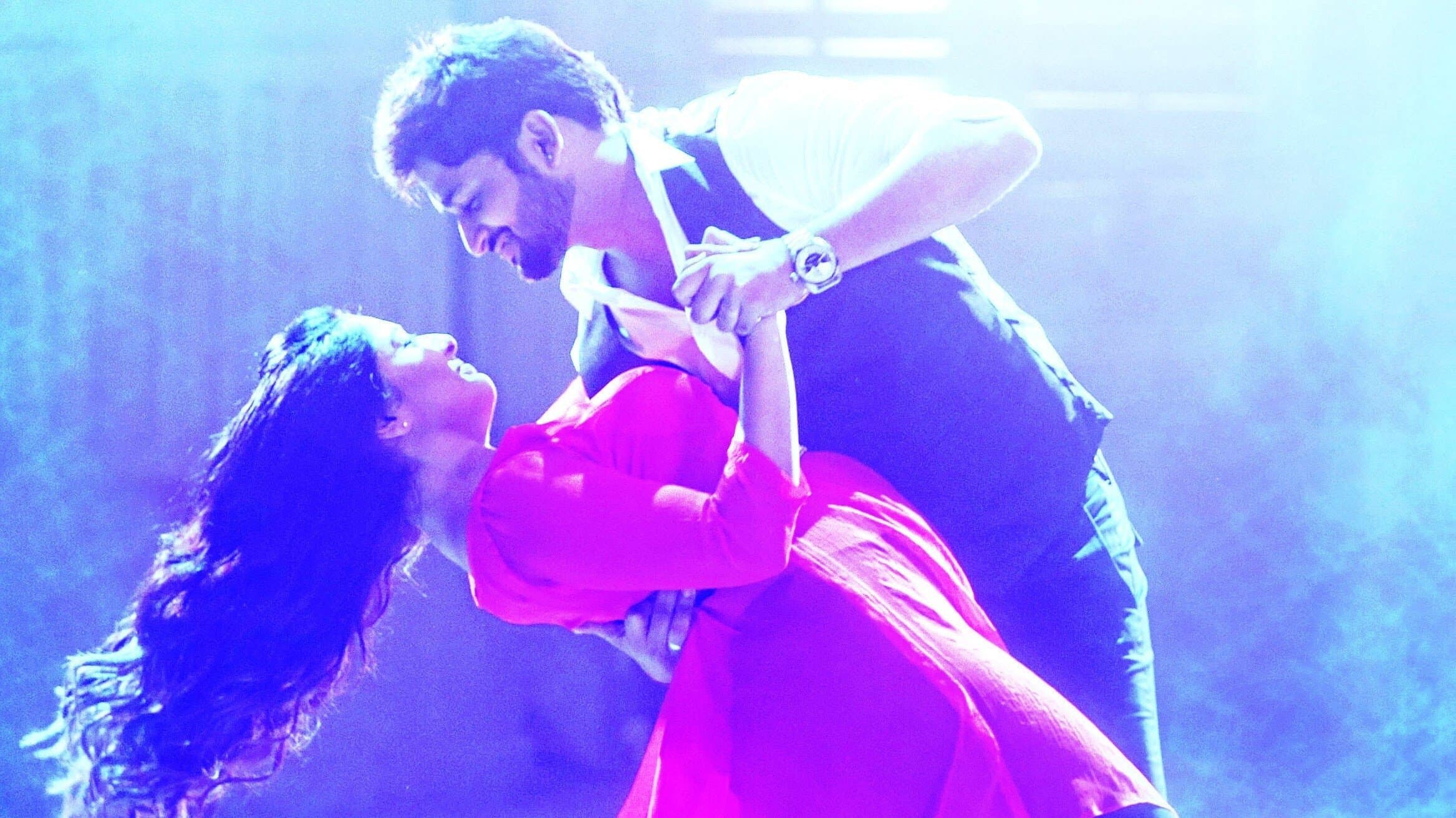 Backdrop for யாதுமாகி நின்றாய்