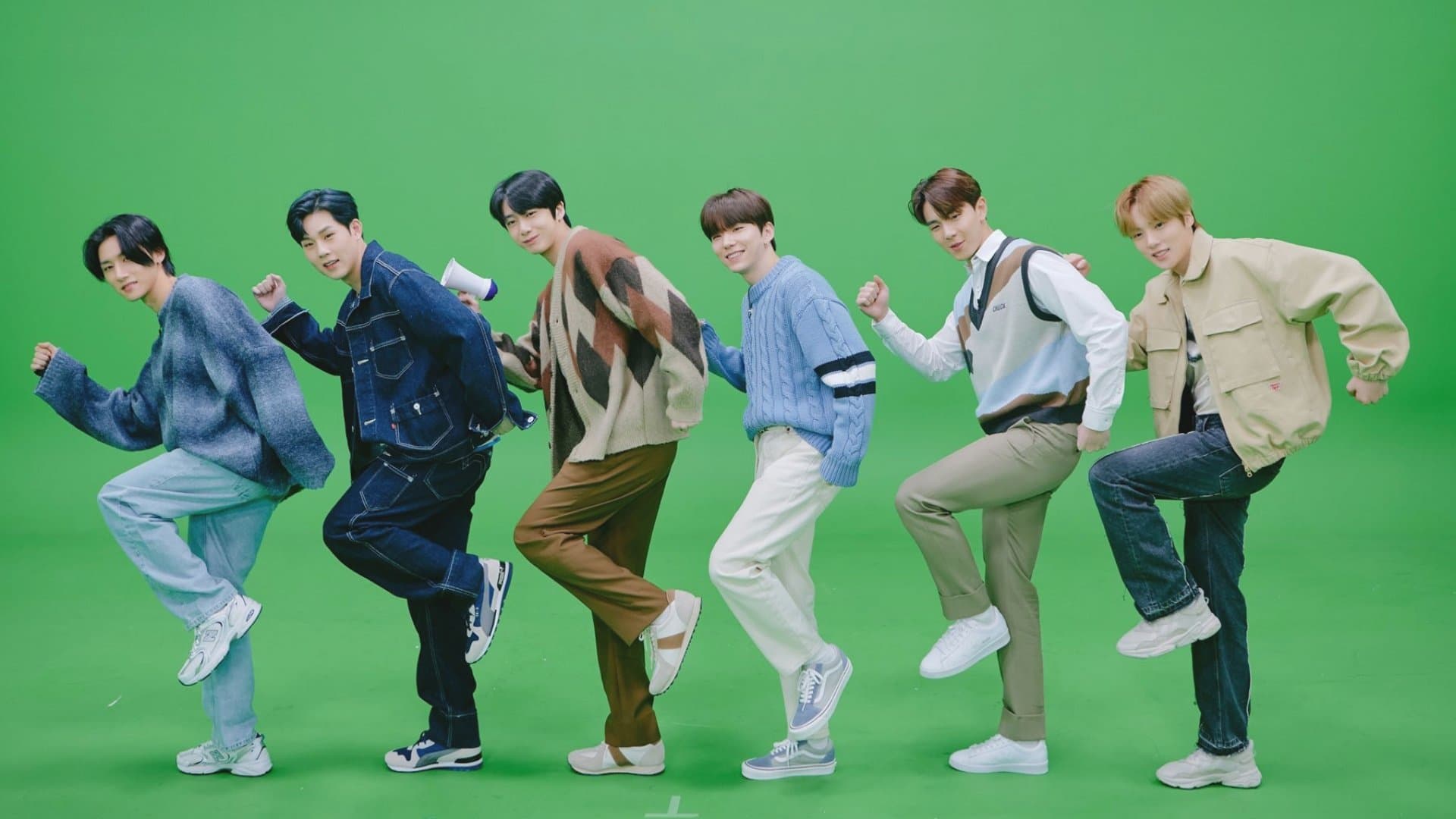 Backdrop for 몬스타엑스 과몰입장