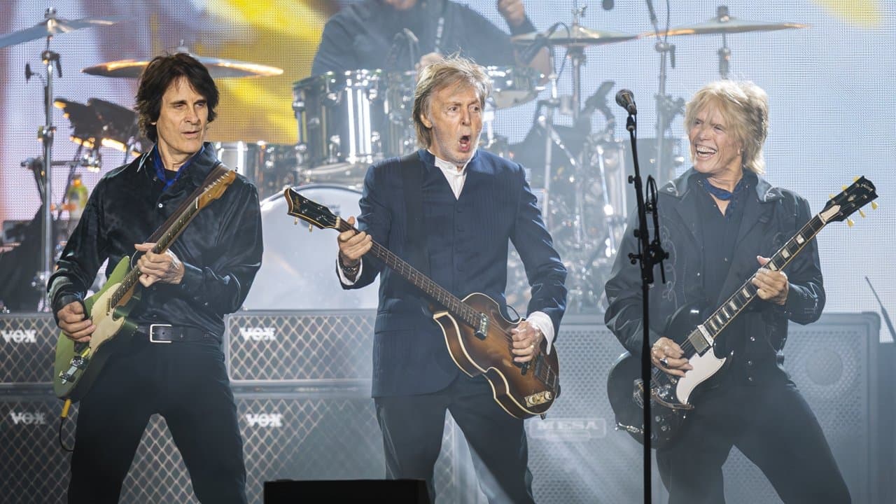 Backdrop for Paul McCartney: Got Back - Live at River Plate Stadium