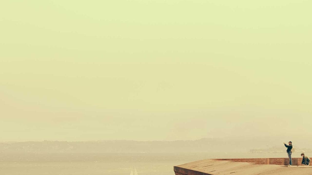 Backdrop for Fabrika Kızı