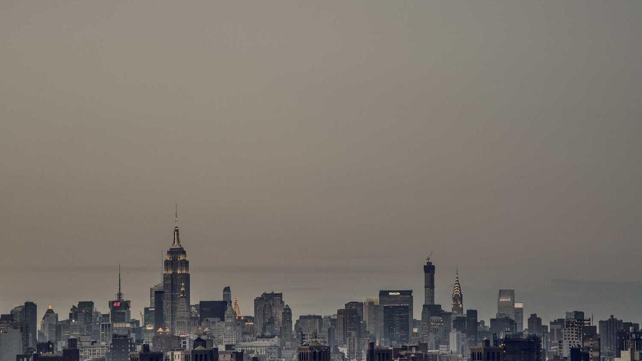 Backdrop for El beso de Judas