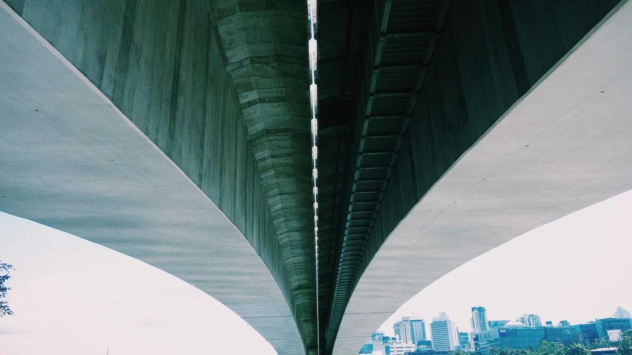Backdrop for 血狼女