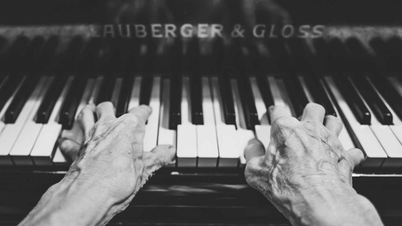 Backdrop for Hinter den sieben Gleisen