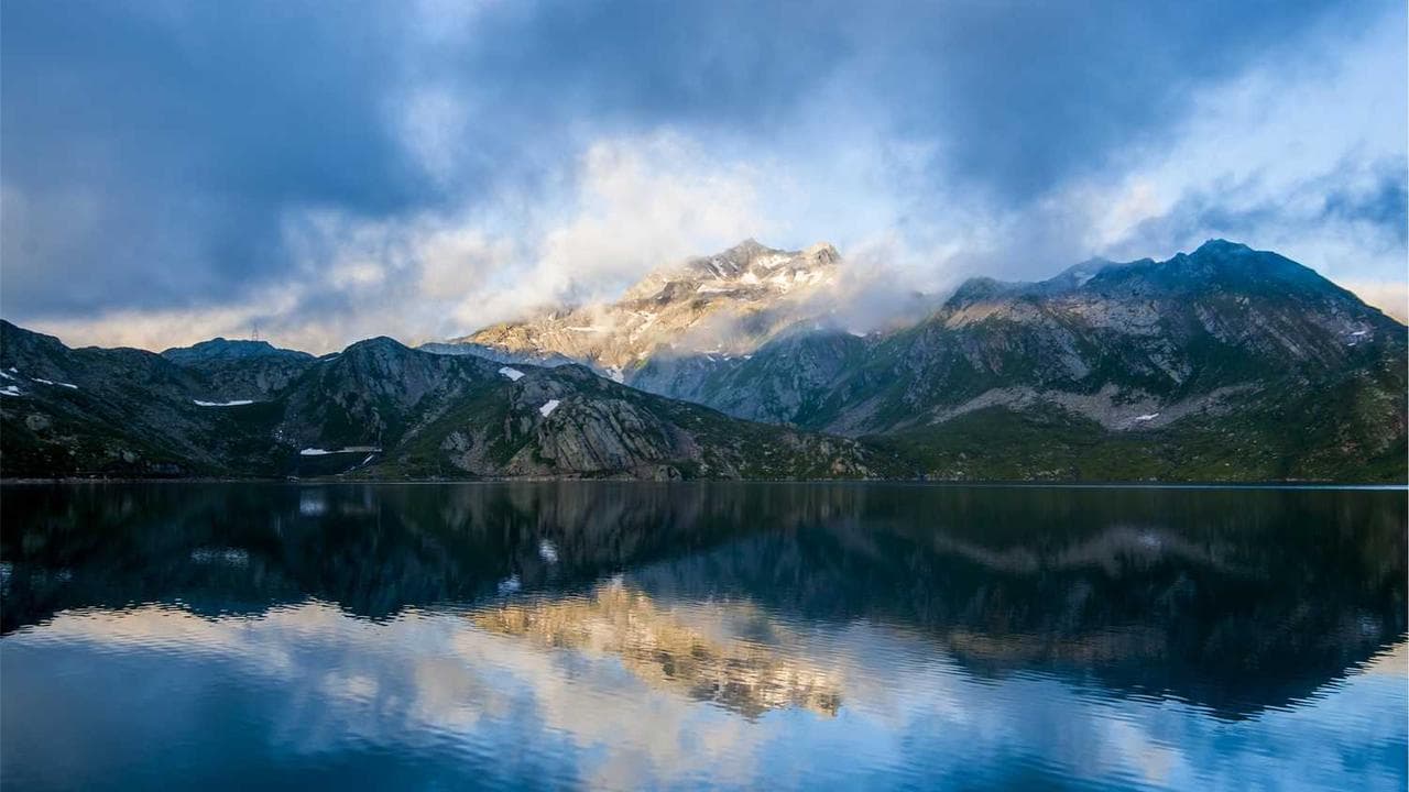Backdrop for (Не)Нормална Фамилија