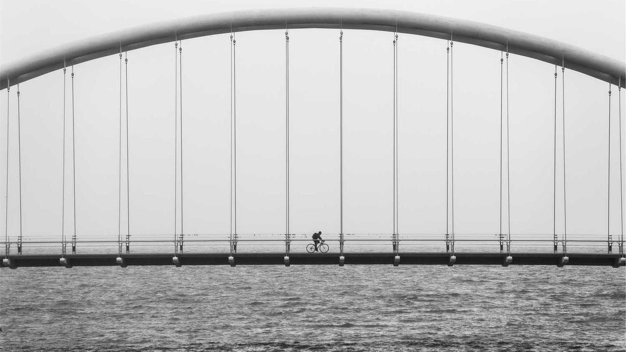 Backdrop for Alles over niets
