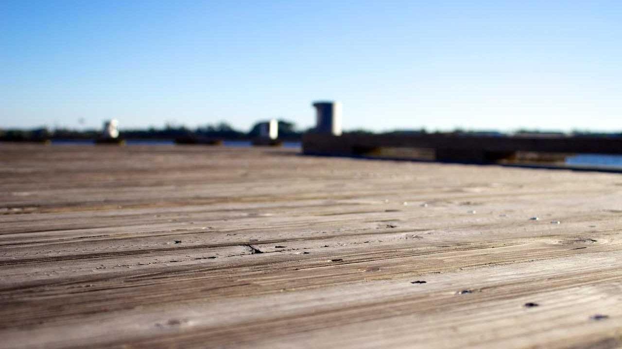 Backdrop for Den lille traktoren Gråtass