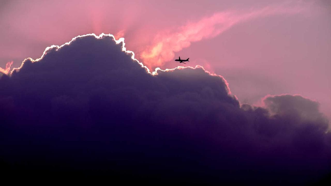 Backdrop for جيران آخر زمن