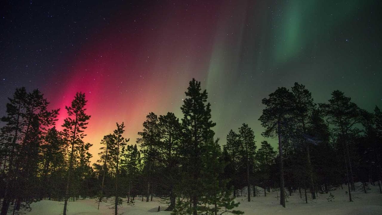 Backdrop for Такой странный вечер в узком семейном кругу