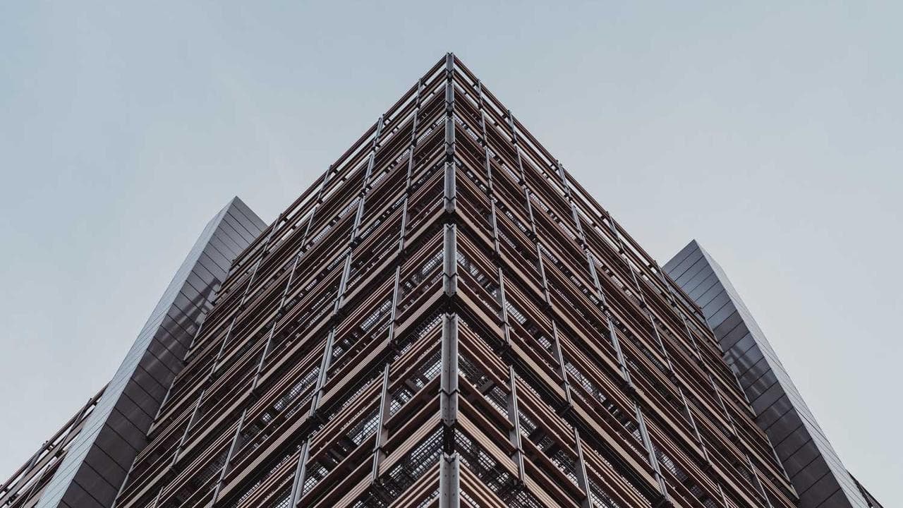 Achtergrond voor Almost Innocent