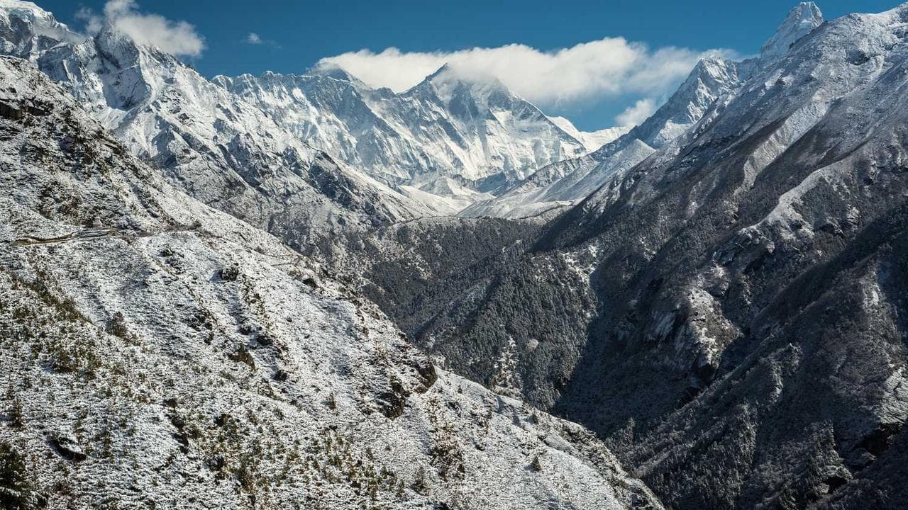 Backdrop for 蟒山