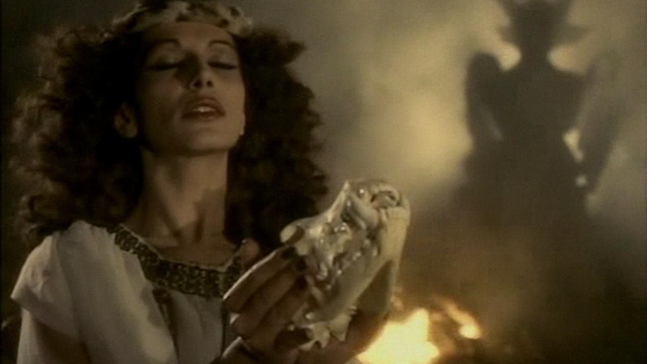 Backdrop for La bestia y la espada mágica